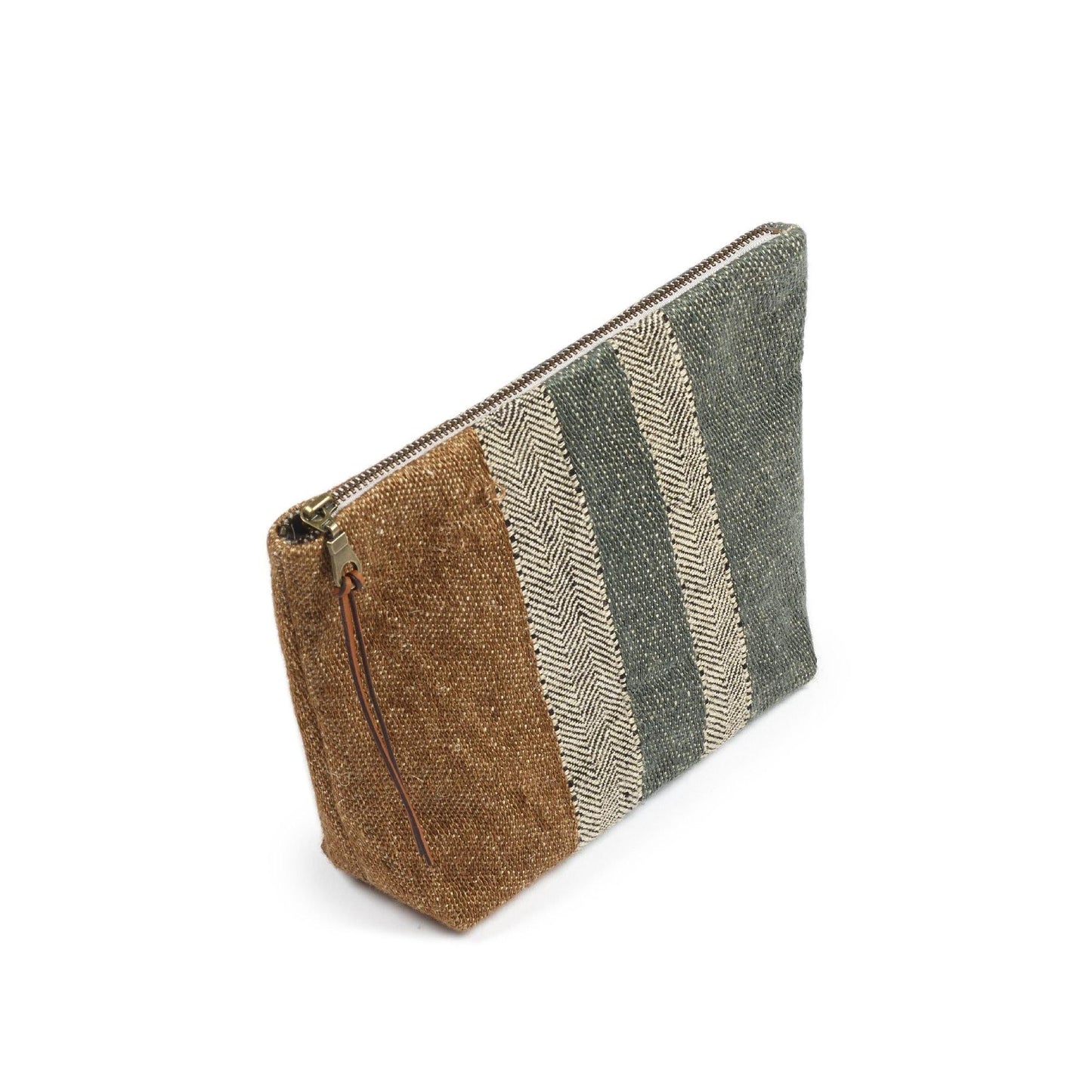 Belgian linen pouch product shot in color Alouette by Libeco for South Hous.