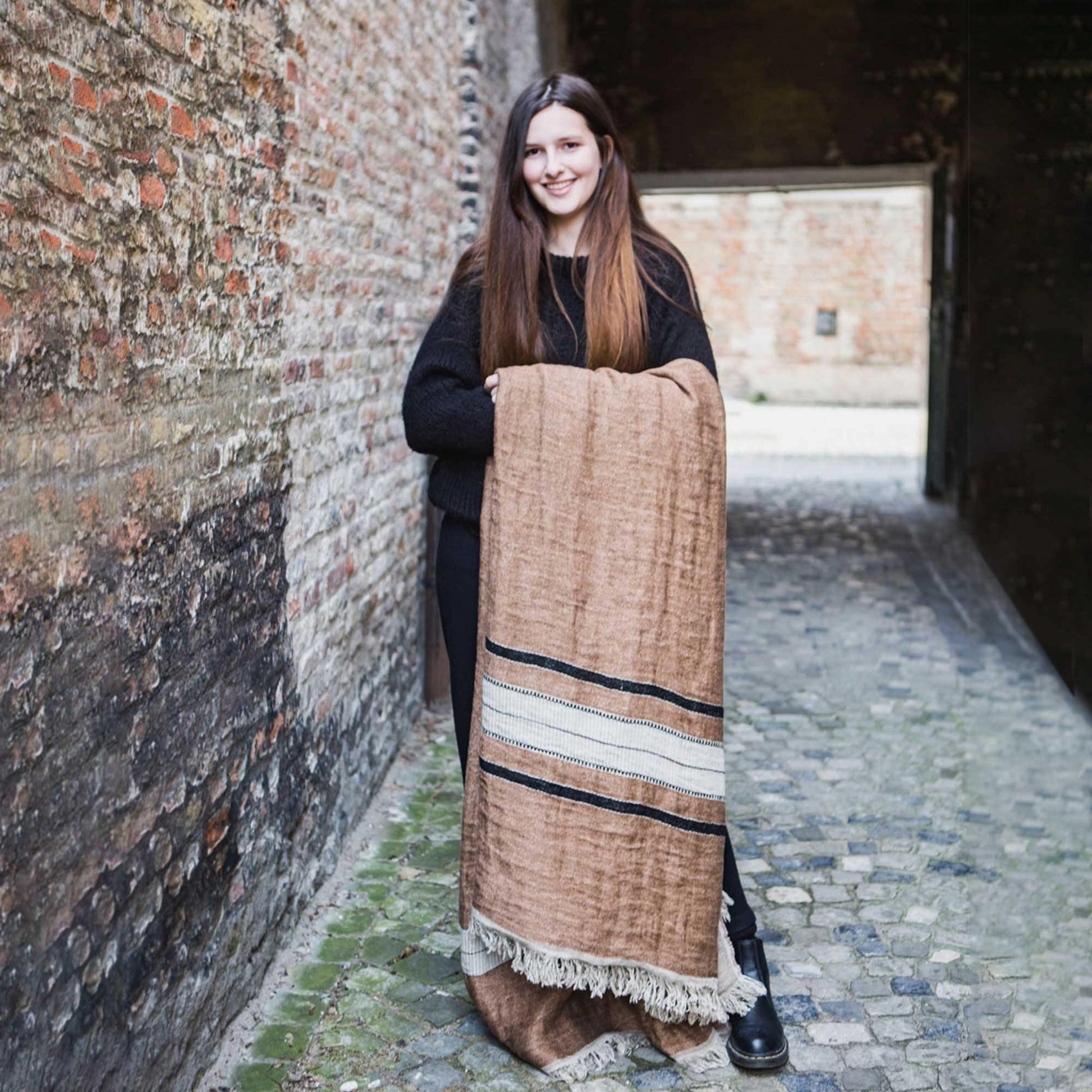 Belgian linen fouta throw blanket lifestyle product shot in color Bruges by Libeco for South Hous.